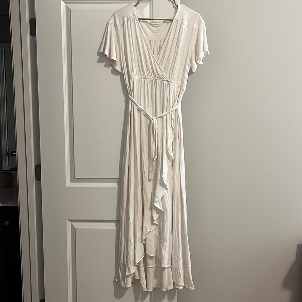 COPY - White maternity dress from Isabel MATERNITY by Ingrid & Isabel size large